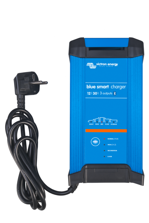 Blue Smart IP22 Charger 12V 30A (3) 230V (front) Victron Blue Smart IP22 acculader 12V/30A (3)